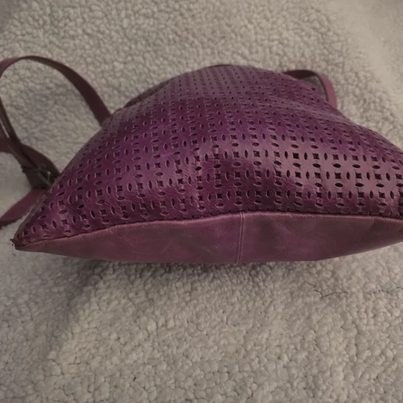 Hobo International Liza Purple Leather Crossbody Bag - Picture 7 of 12